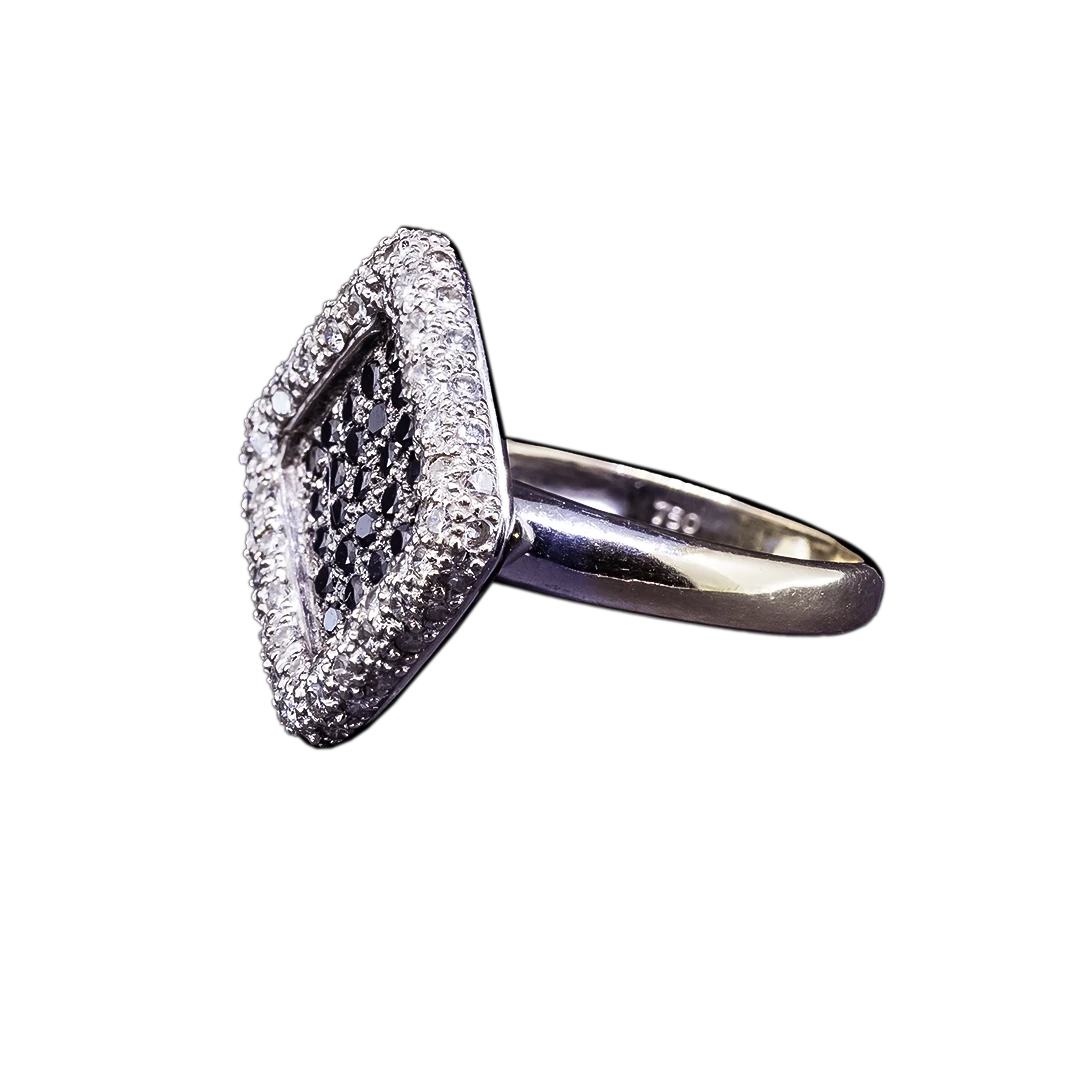 Gold ring with white and black diamonds, 1990s, Italy
