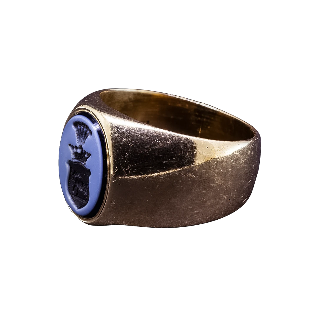 Gold signet ring with two-tone agate, Prague 1872-1922