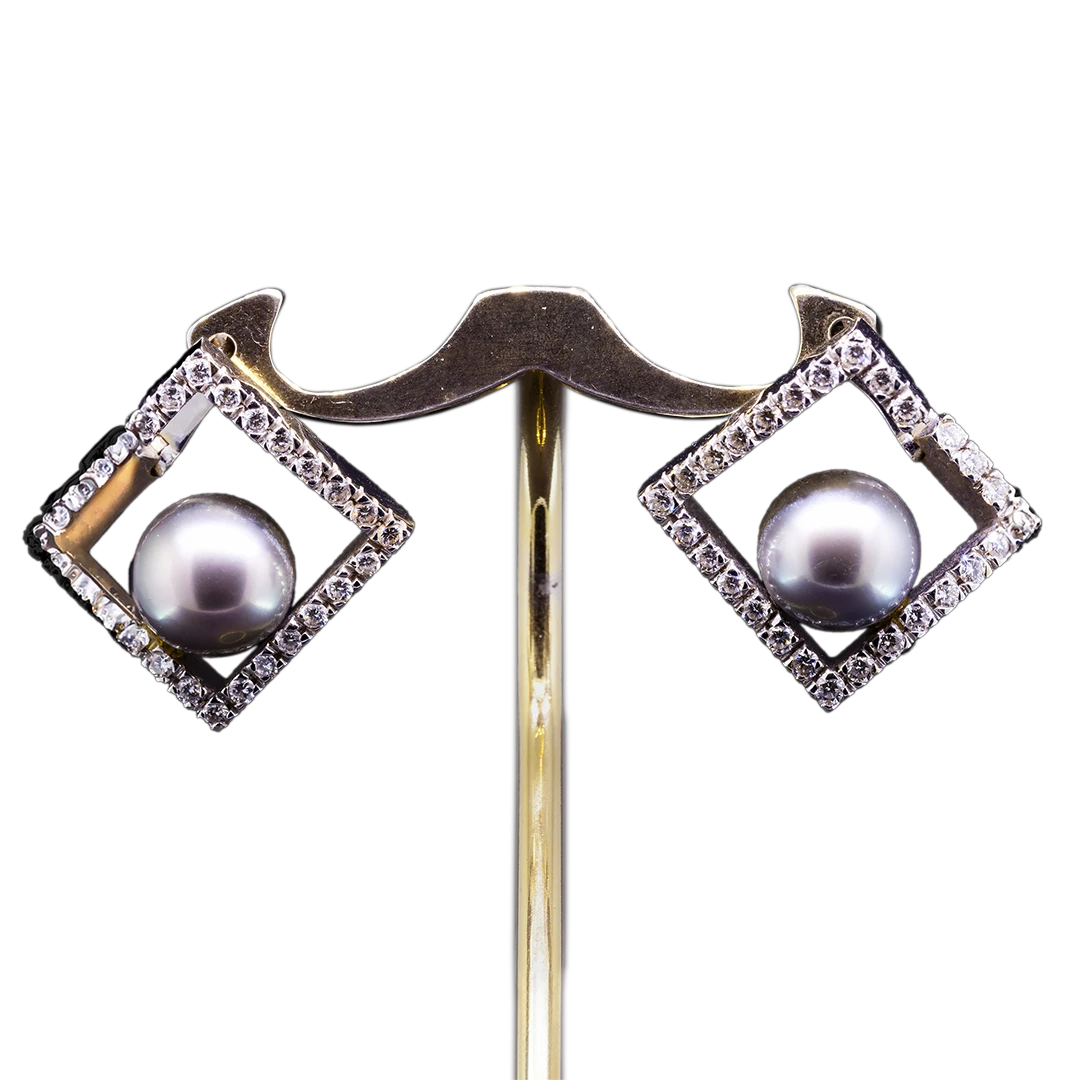 Gold earrings with Tahitian pearls and diamonds, Damiani
