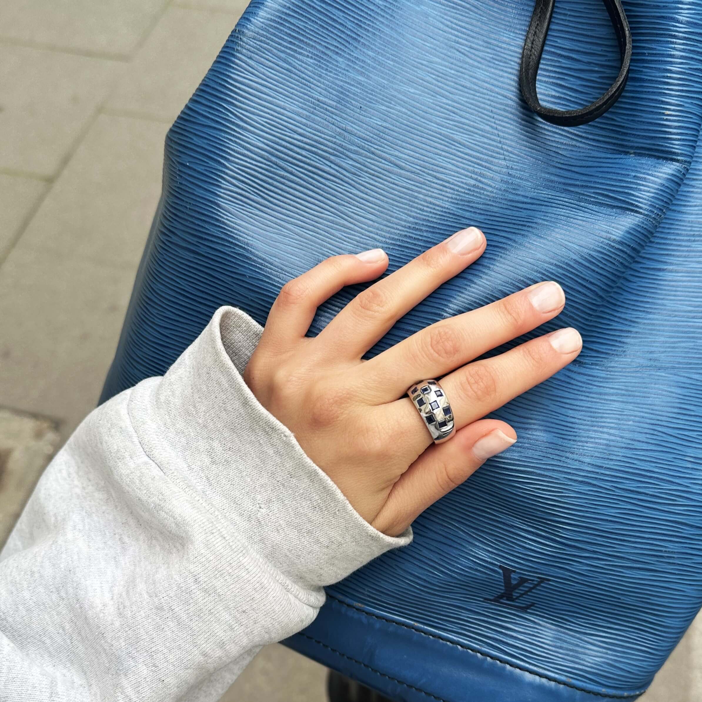 Gold "chessboard" signet ring with sapphires, Vintage, Paris