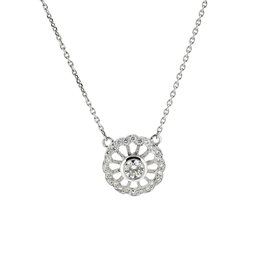 Retro-style platinum necklace with diamonds
