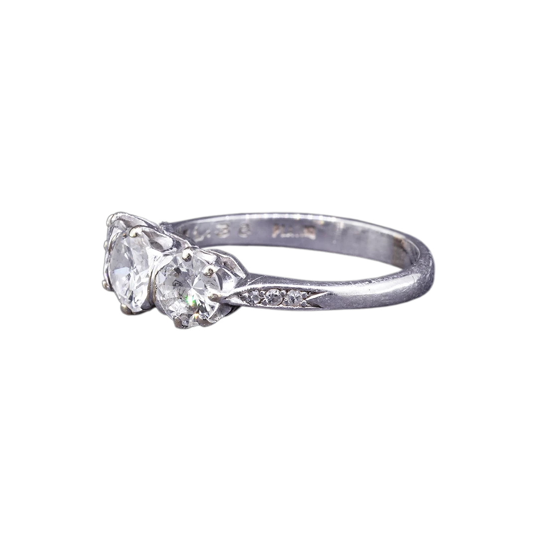 Platinum three-diamond ring, Art Deco