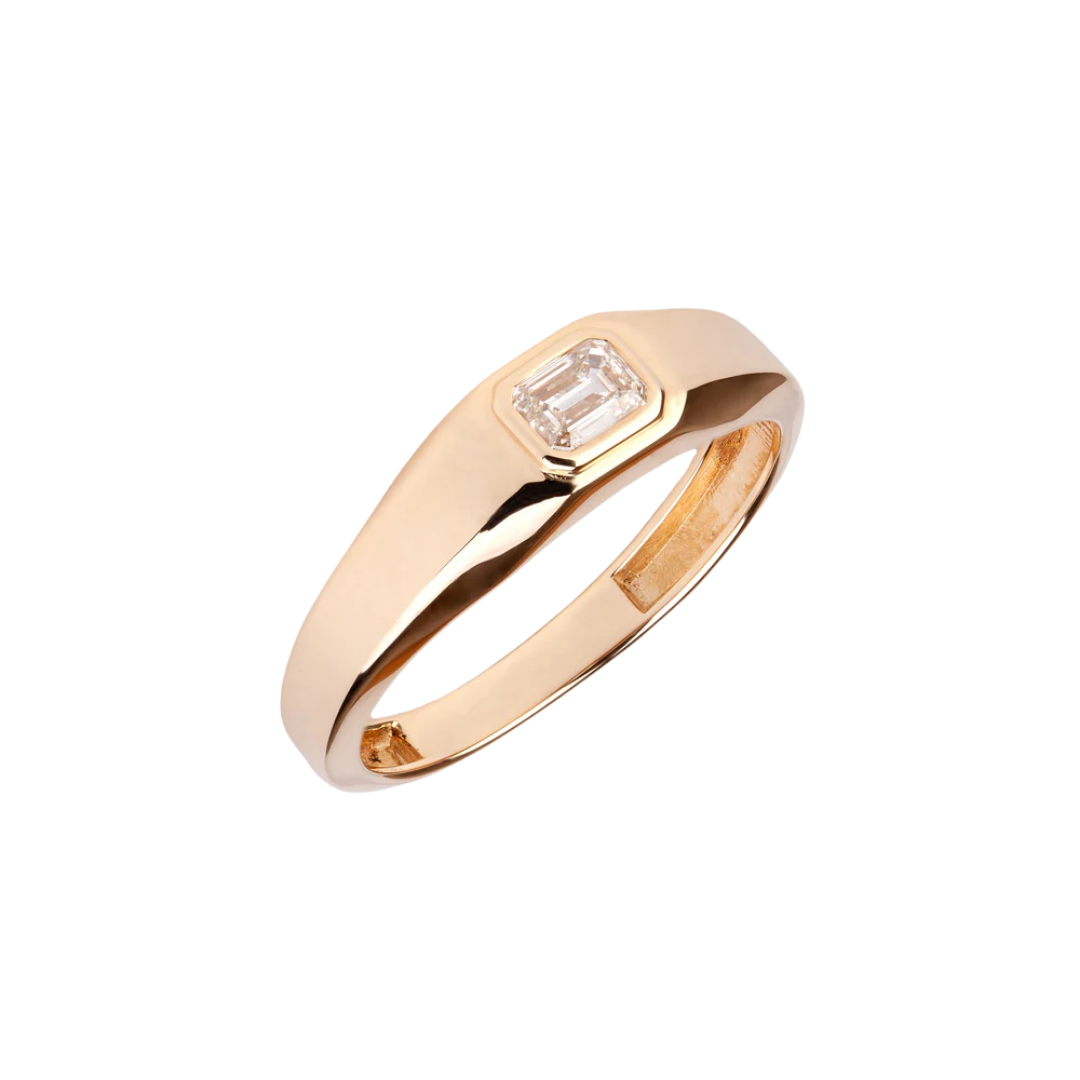 Gold signet ring with GIA diamond
