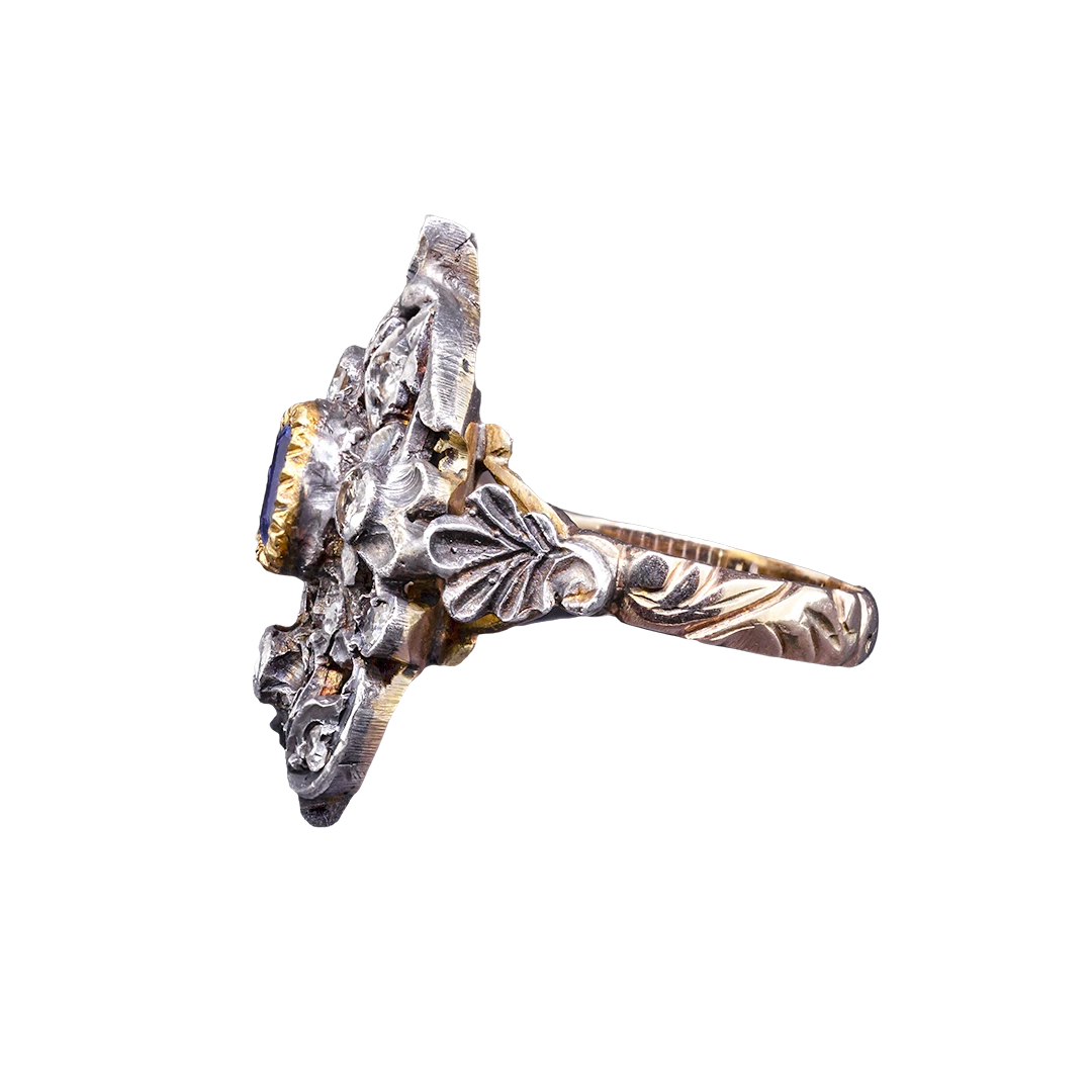 Złoty pierścionek z diamentami i szafirem w stylu Arts & Crafts