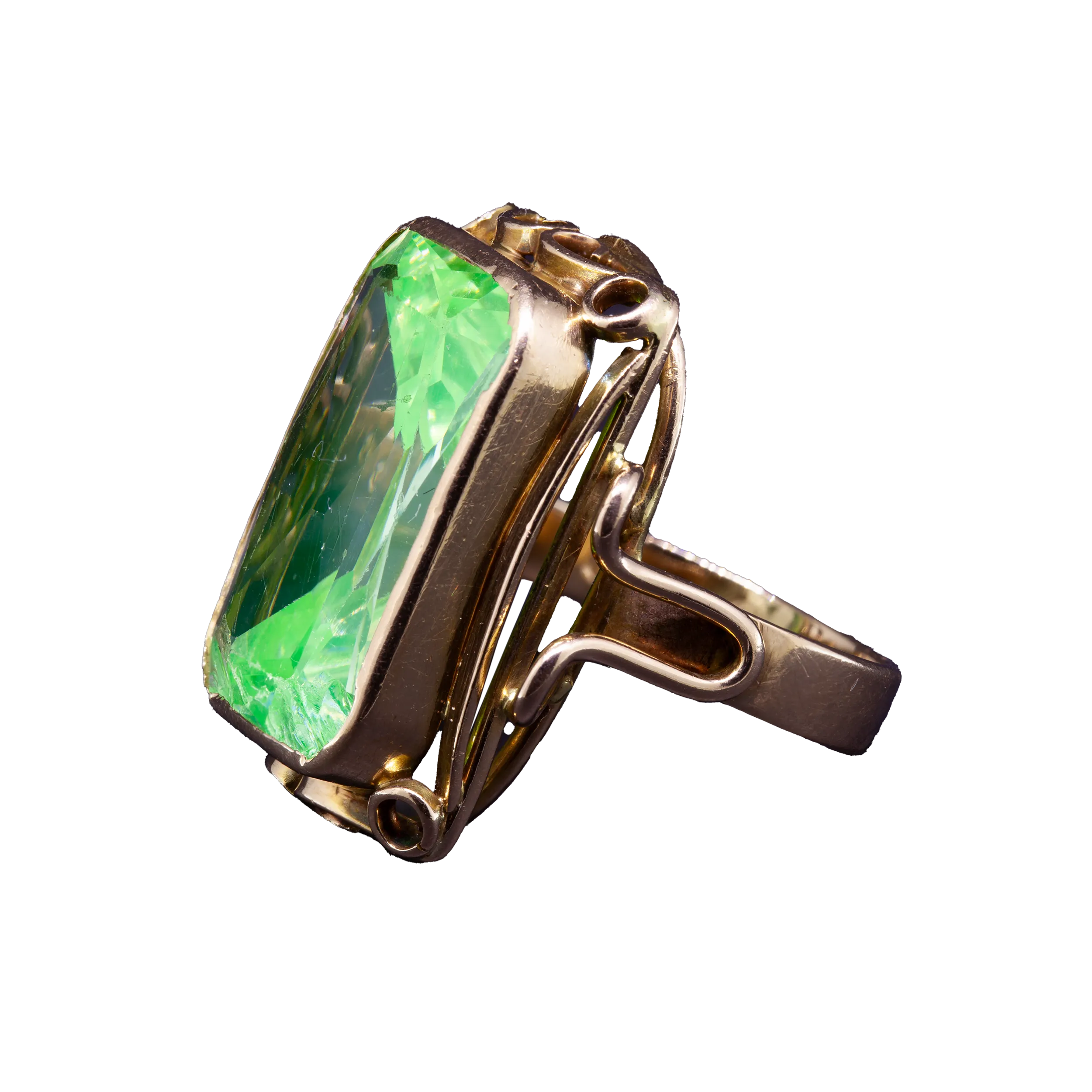 Złoty pierścionek z zielonym szkłem uranowym, PRL