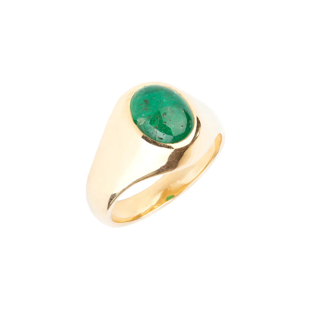 Gold signet ring with a 2.80 ct emerald in cabochon cut