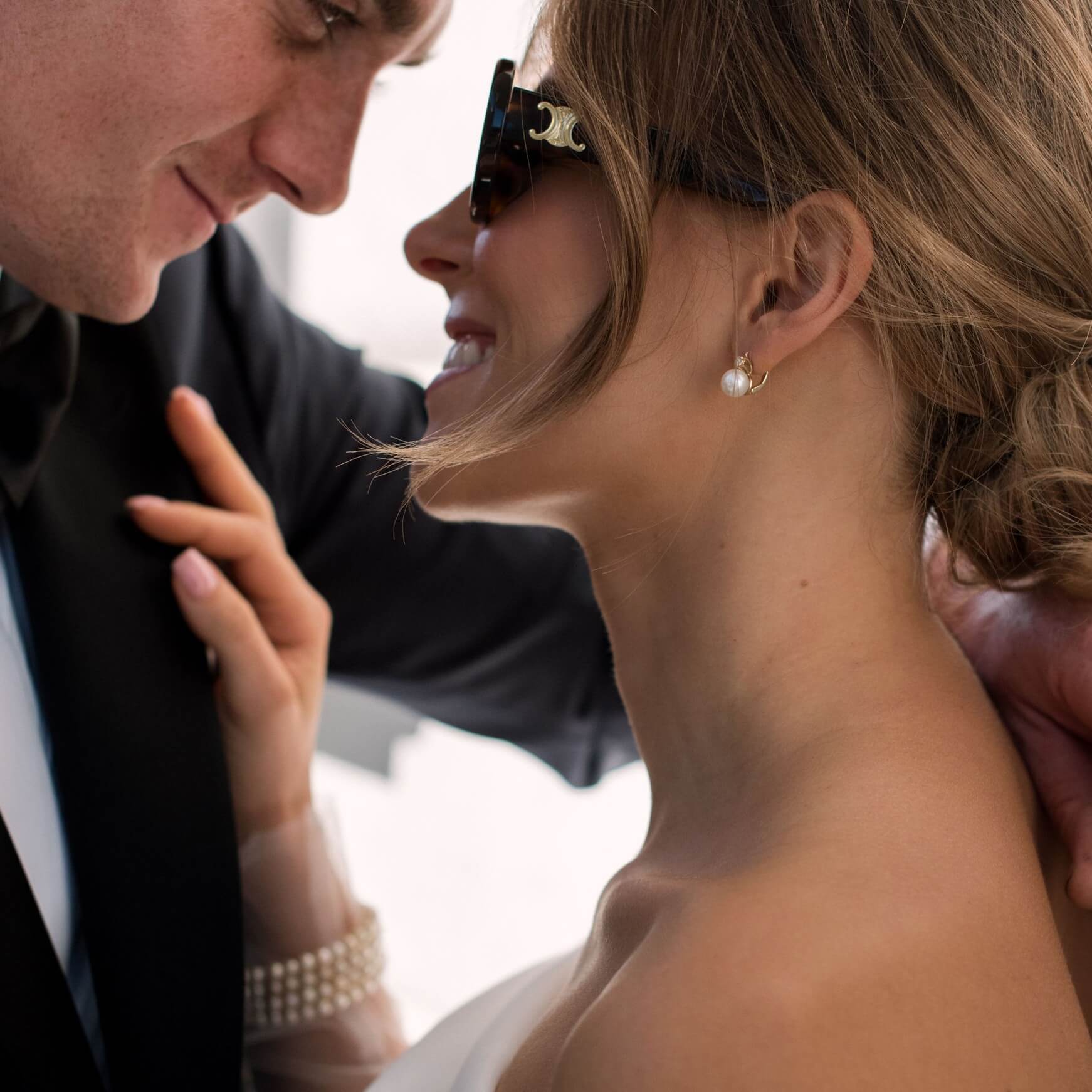Gold earrings with pearls and diamonds