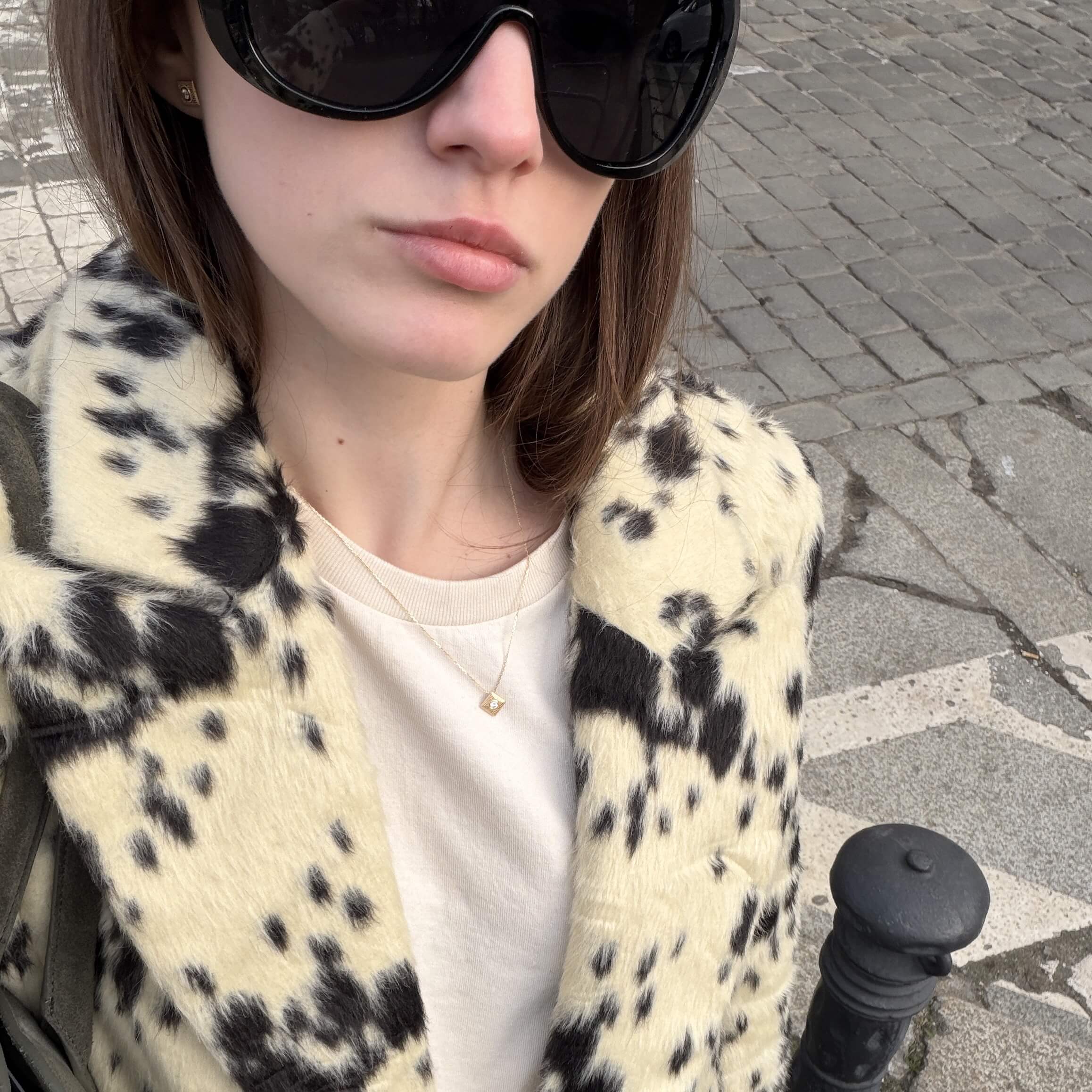 Geometric gold necklace with a diamond - Square Minimal