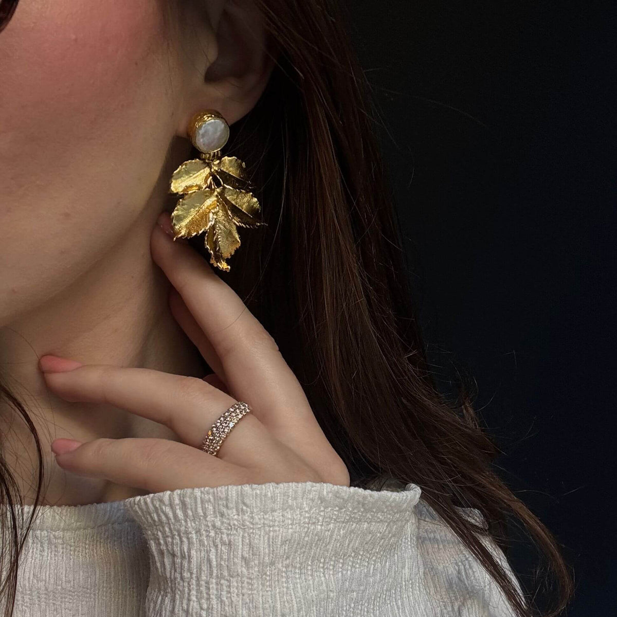 Gilded bronze leaf earrings with pearls