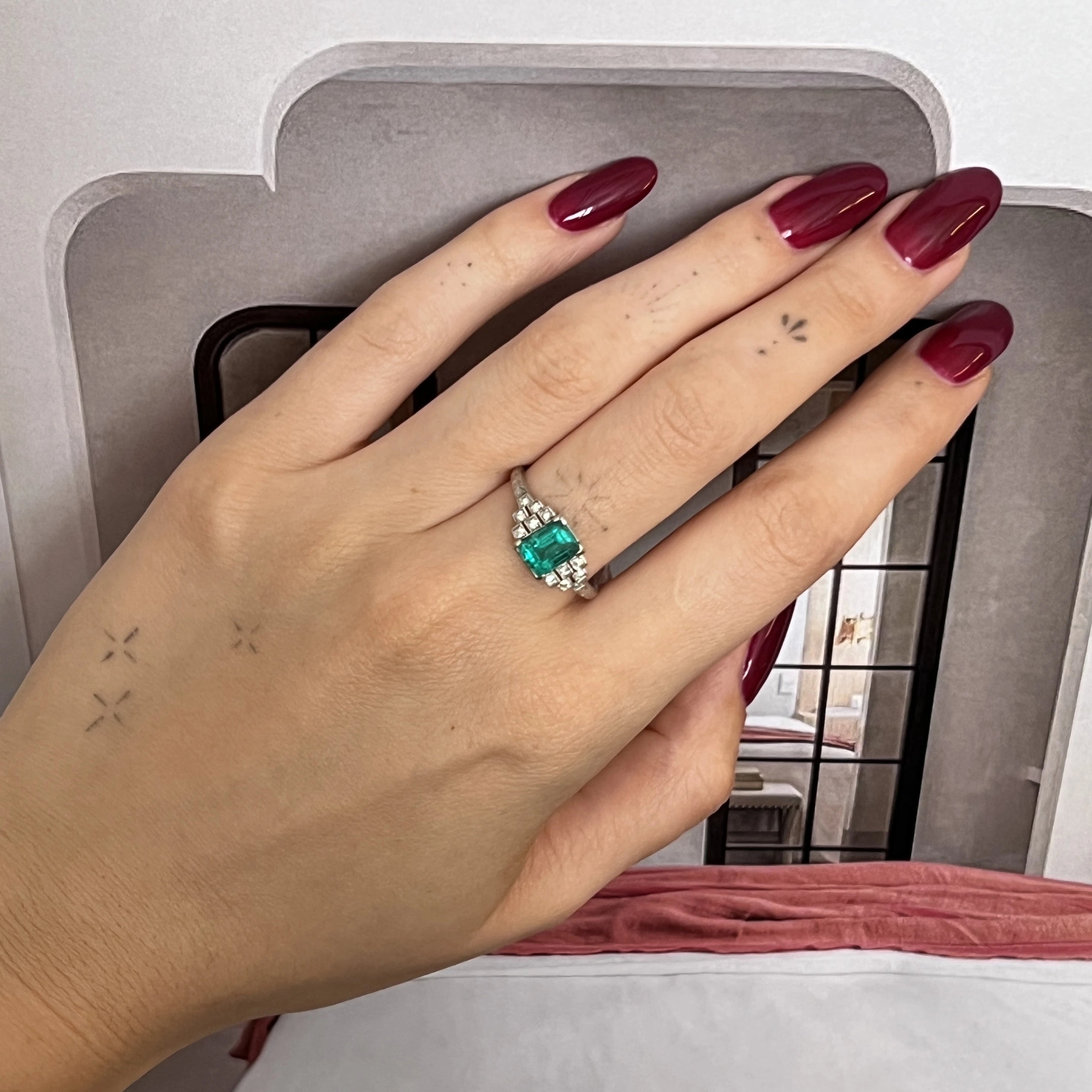 Art Deco Gold Ring with Emerald and Diamonds