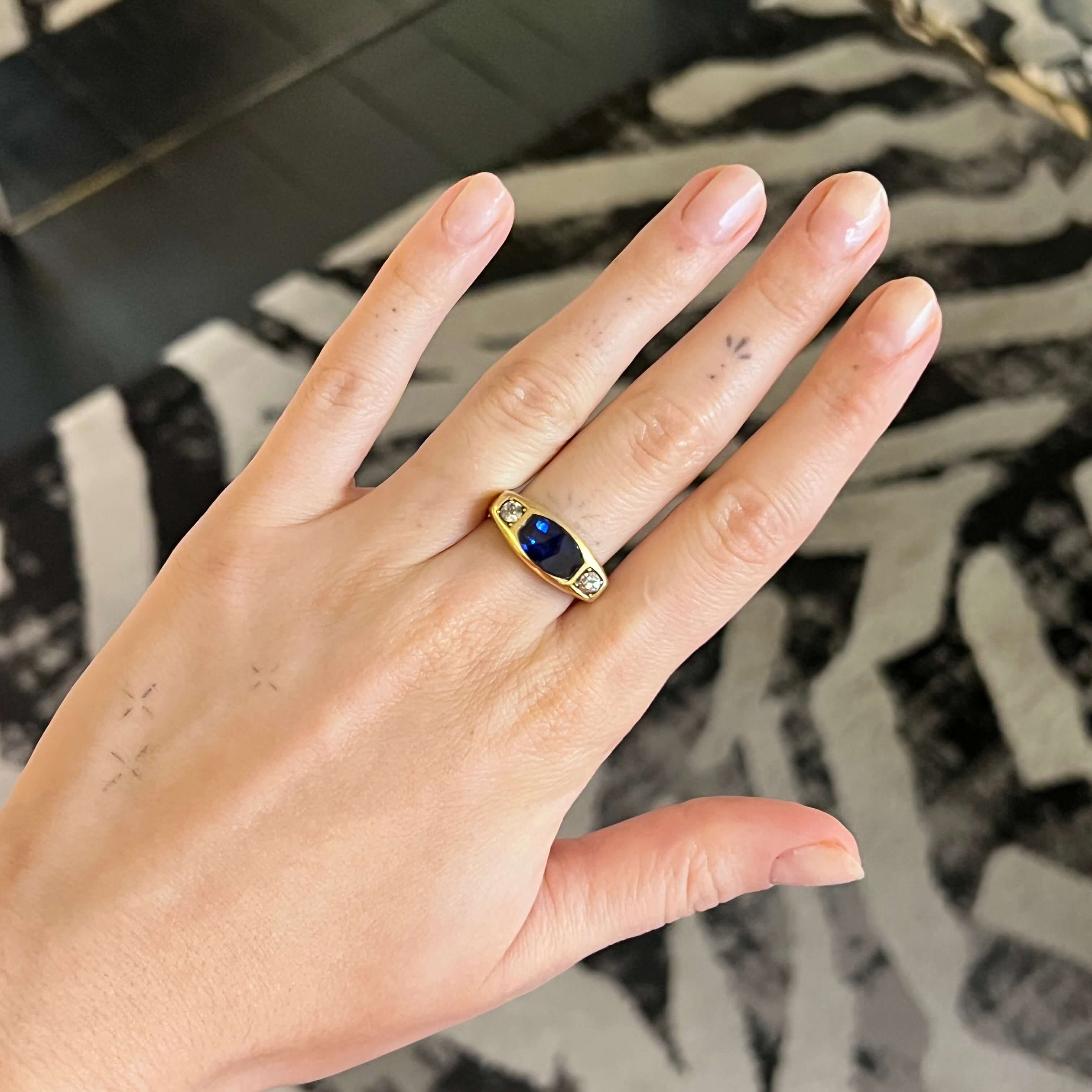 Gold signet ring with diamonds and cobalt glass, handmade, 19th century.