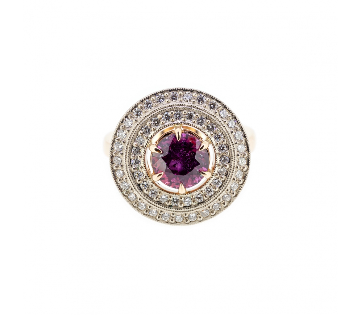 Gold ring with pink sapphire and diamonds - 1