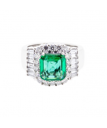 Gold ring with emerald and diamonds - 1