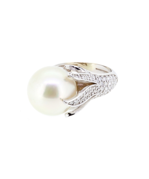 Gold ring with South Sea pearl and diamonds - 1