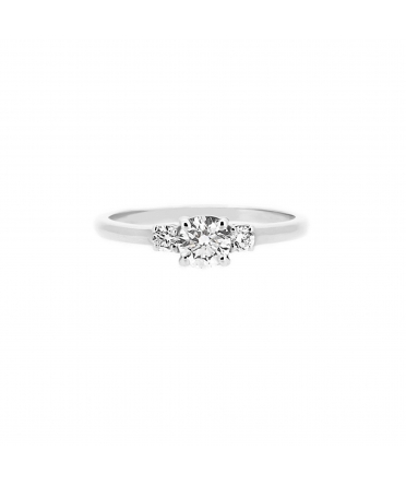 Gold engagement ring with diamonds - 1