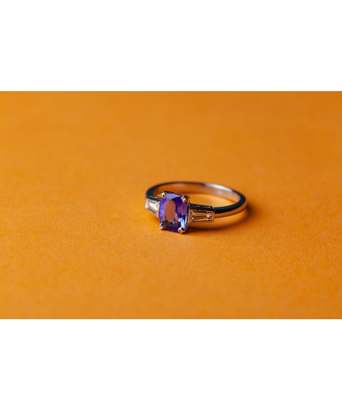 Gold ring with tanzanite and diamonds - 4