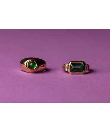 Gold signet ring with emerald and diamonds - 4