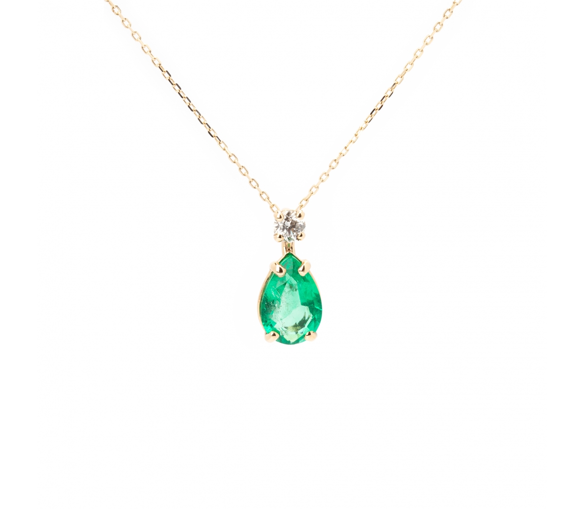 Gold pendant with a diamond and a Pear-cut emerald - 1