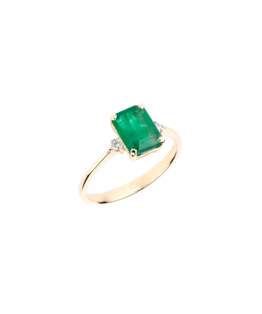 Gold ring with emerald and diamonds - 2