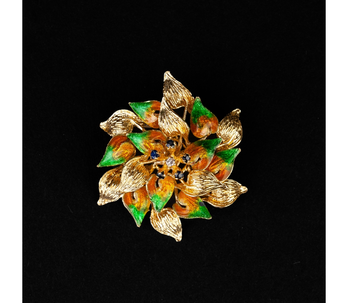 Gold vintage brooch with diamond, sapphires and green enamel - 1