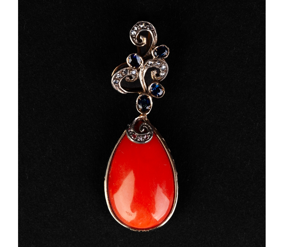 Gold vintage pendant with coral sapphires and diamonds - 1