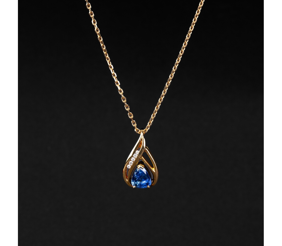 Gold vintage necklace with sapphire and diamonds - 1