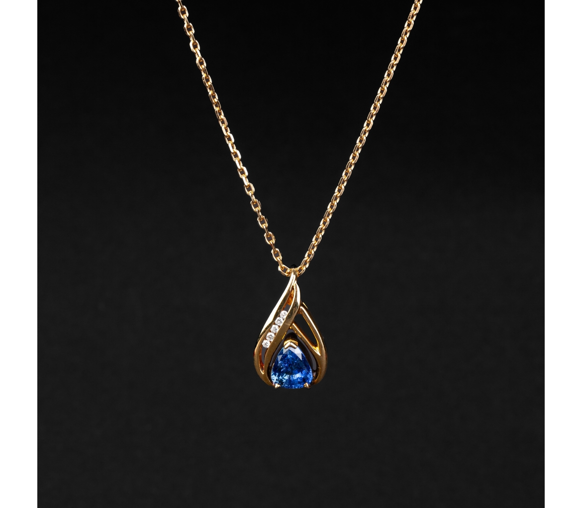 Gold vintage necklace with sapphire and diamonds - 1