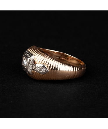 Gold vintage signet ring with diamonds - 2