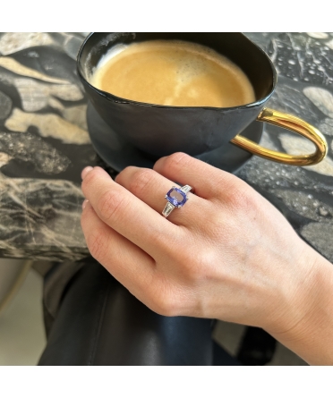 Gold ring with tanzanite and diamonds - 6