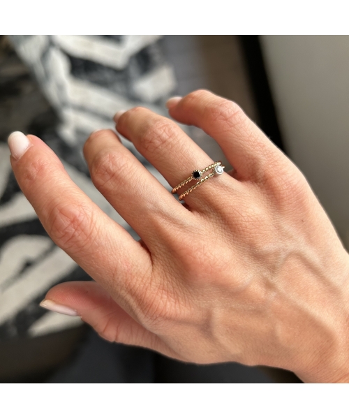 Gold spiral ring with black diamond - 2