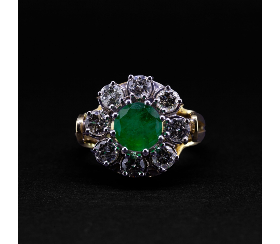 Gold vintage ring with diamonds and emerald - 2