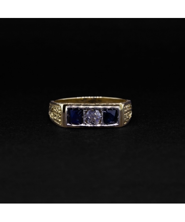 Gold vintage signet ring with sapphires and diamonds - 1