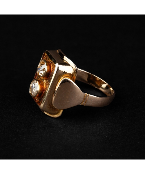 1960s gold signet ring with diamonds - 3