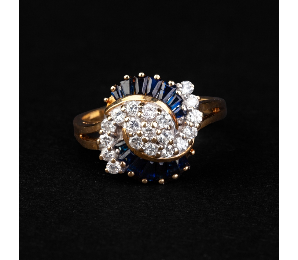 Gold vintage sapphire and diamond twister ring - 1