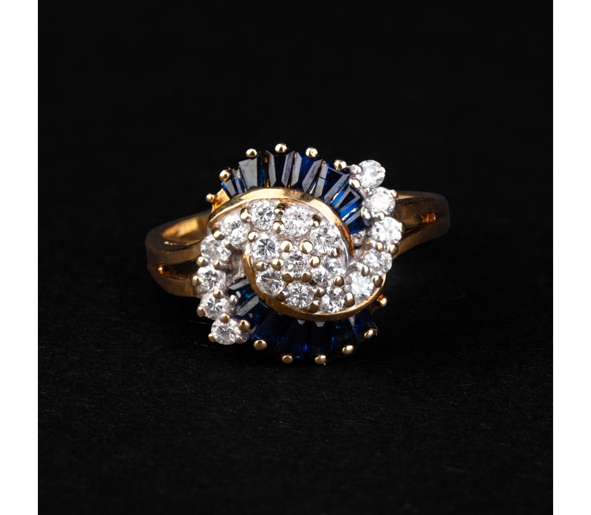 Gold vintage sapphire and diamond twister ring - 1