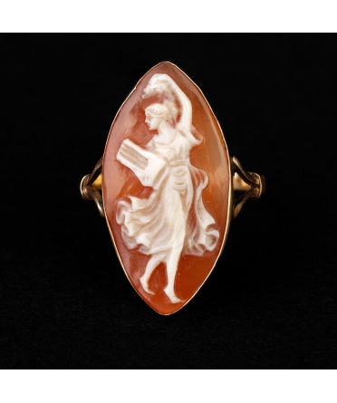 Gold ring with a cameo, first half of the 20th century - 1