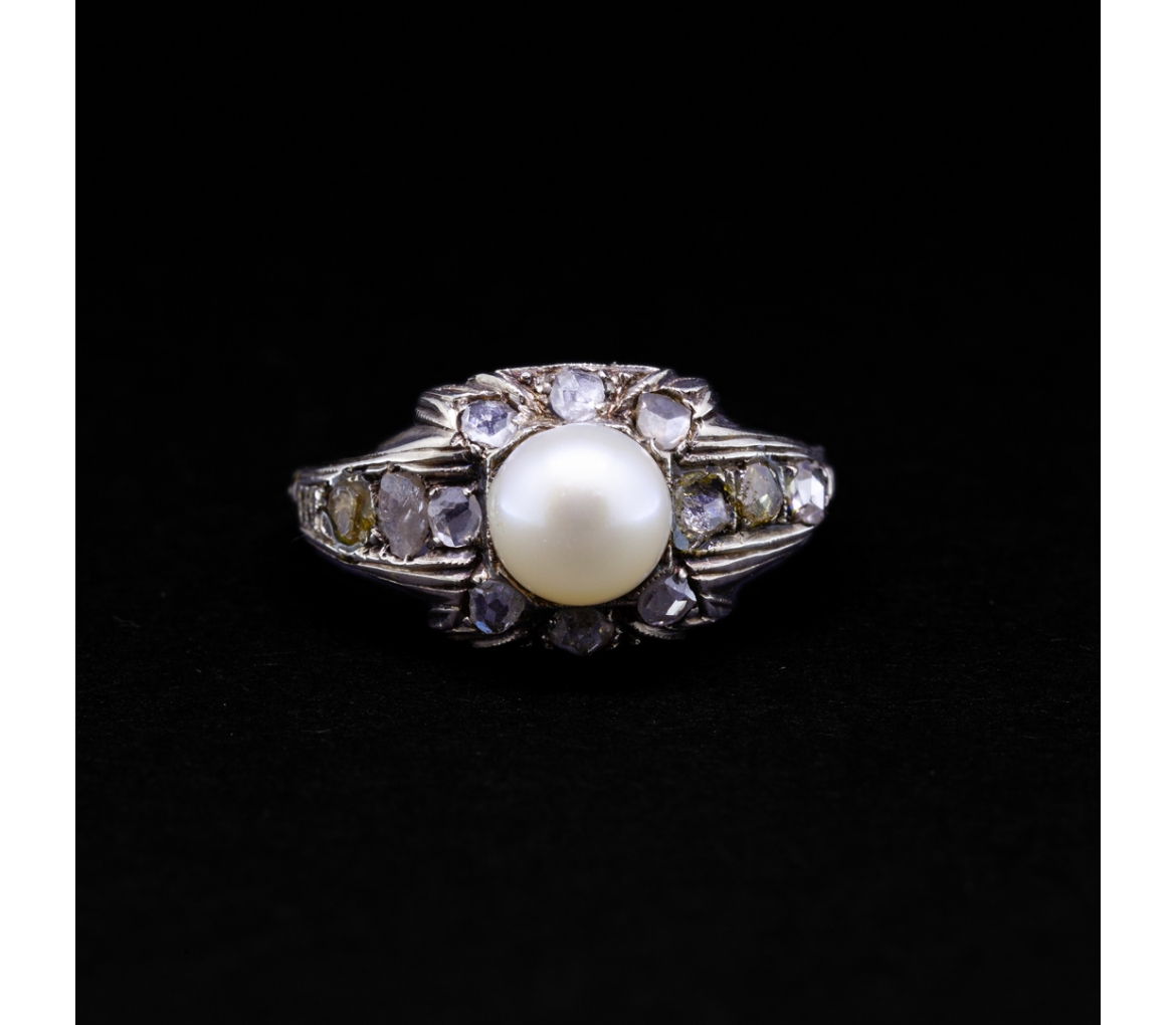 Gold ring with rose-cut diamonds and Akoya saltwater pearl, first half of the 20th century - 1