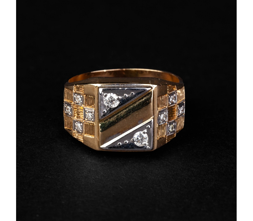 Gold vintage signet ring with diamonds - 1