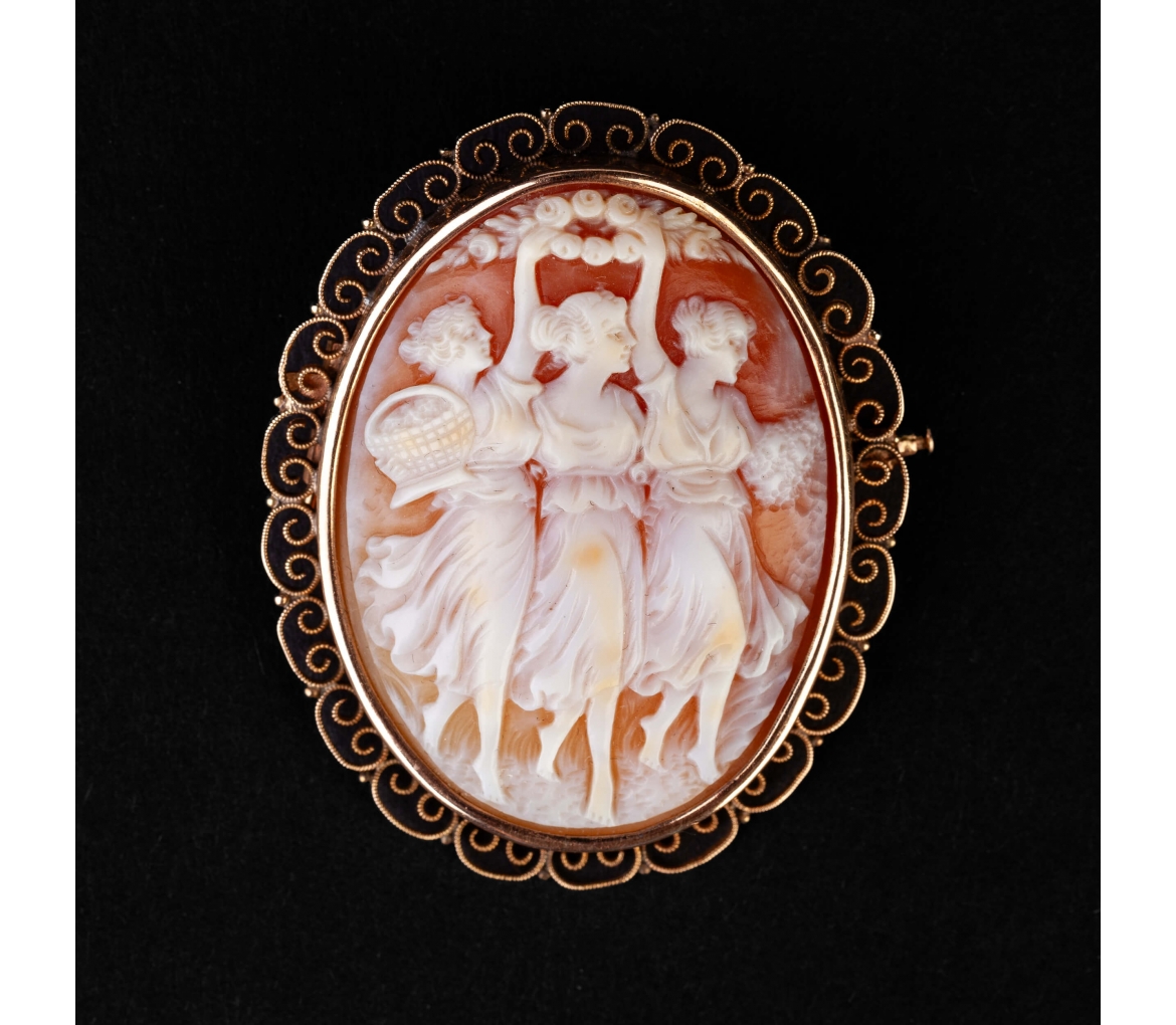 Gold old cameo Three Graces brooch - 1