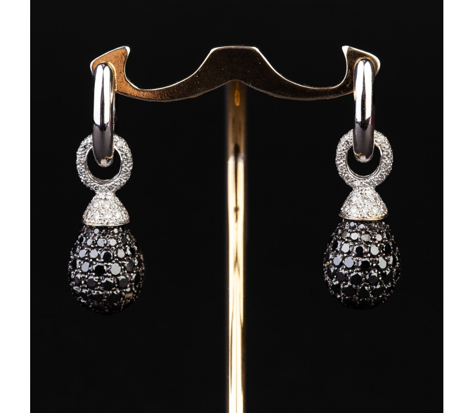 Gold vintage earrings with black and white diamonds - 1