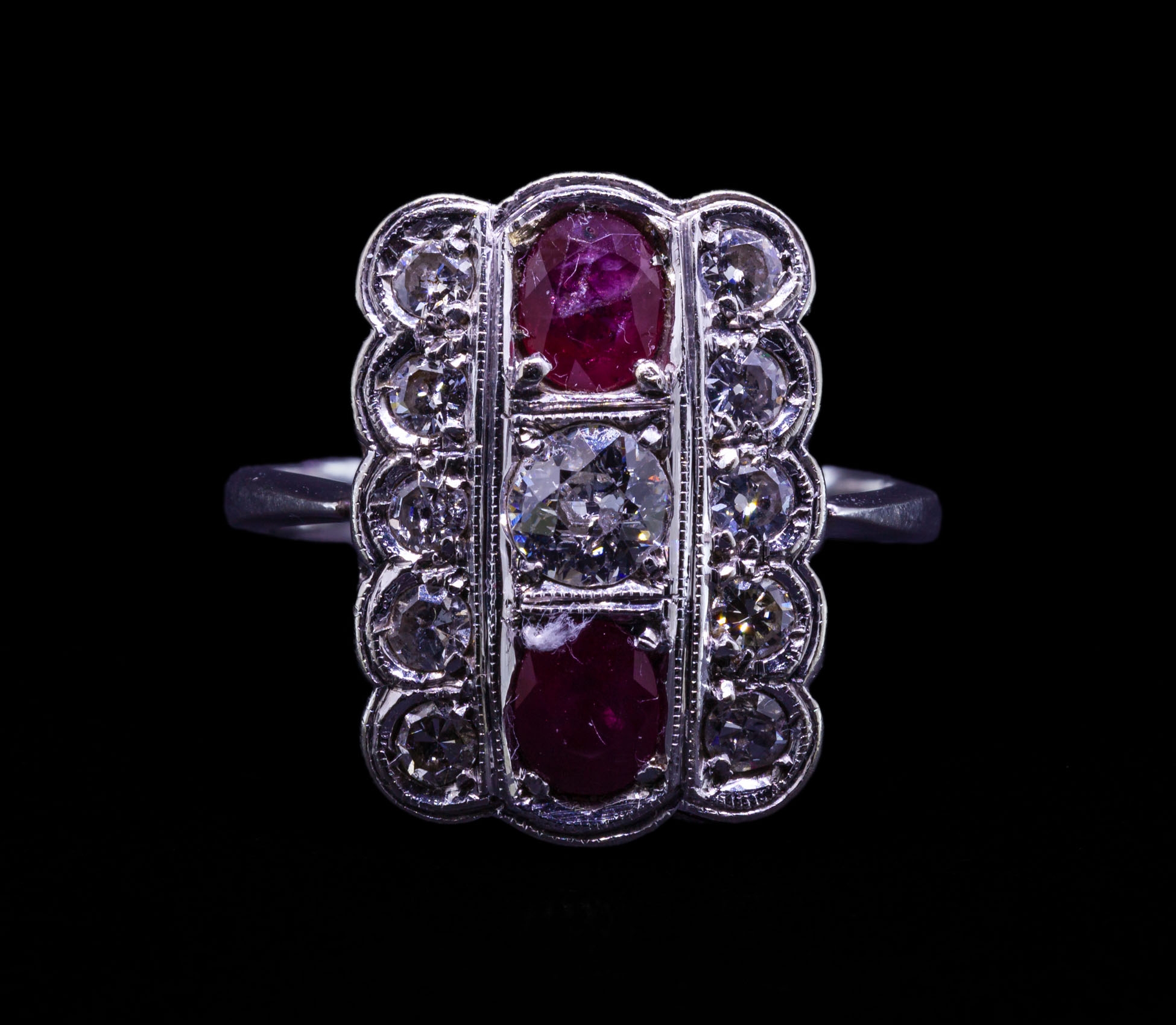 Pierścionek z diamentami i rubinami, Art Deco, Złoto 750 - 2 Pierścionek z diamentami i rubinami, Art Deco, Złoto 750 - 2