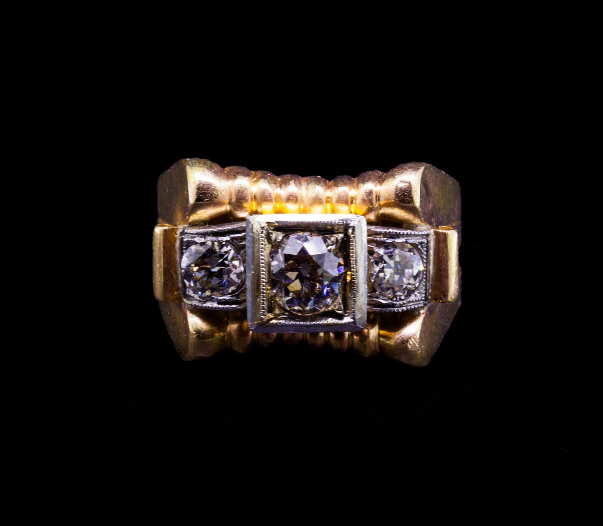 Pierścionek "Tank" z diamentami w starych szlifach 0,75 ct, Art Deco, Złoto 750 - 1 Pierścionek "Tank" z diamentami w starych szlifach 0,75 ct, Art Deco, Złoto 750 - 1