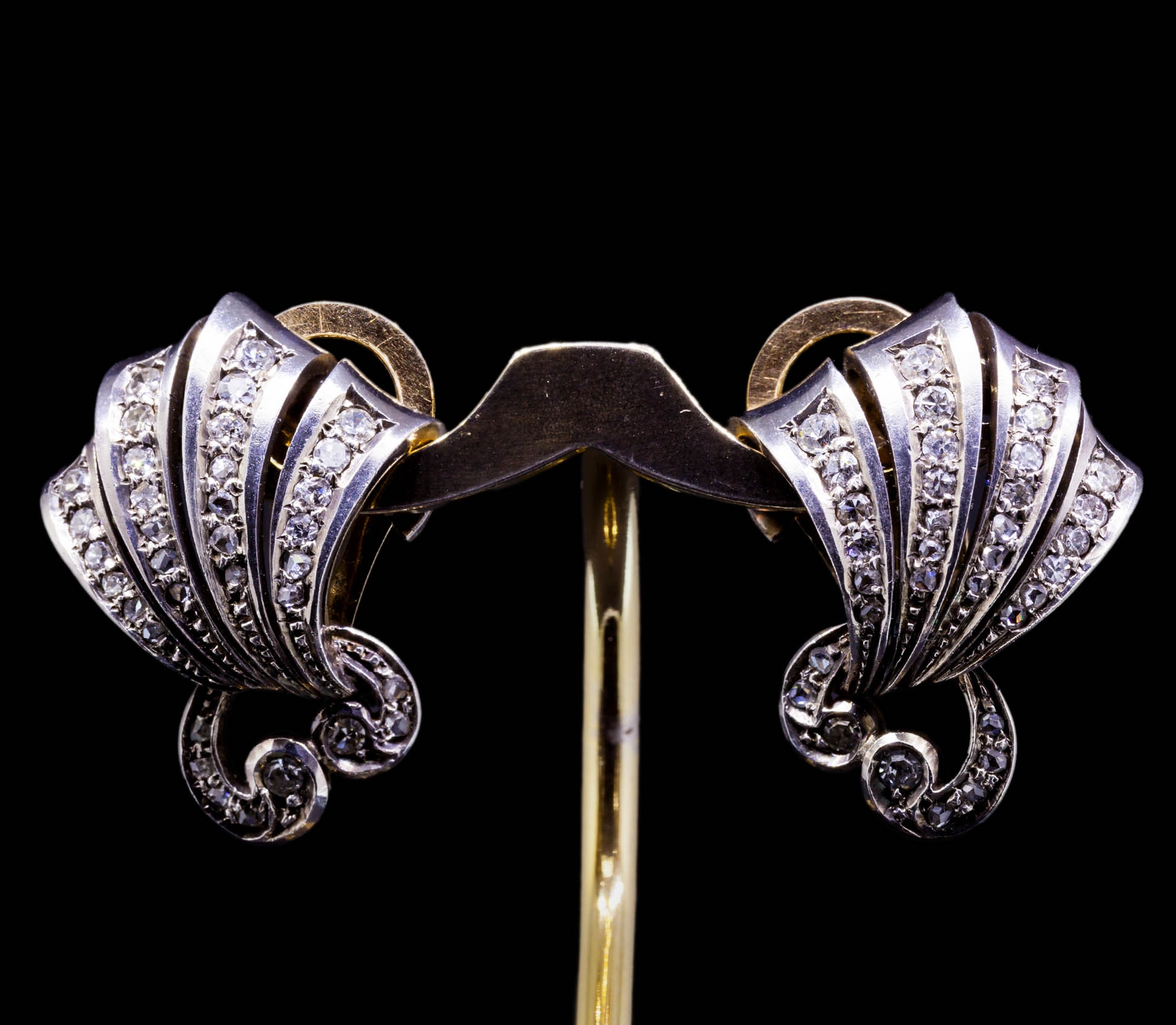 18K Gold, Retro Shell Clip-On 0.76 ctw Diamond Earrings - 1 18K Gold, Retro Shell Clip-On 0.76 ctw Diamond Earrings - 1