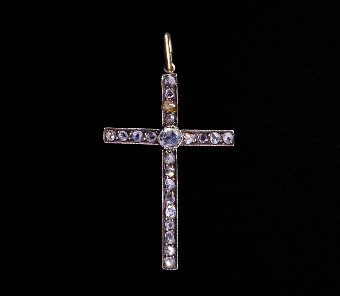 Zawieszka krzyżyk z rozetami diamentowymi, XIX/XX w., Złoto 585, Srebro - 1