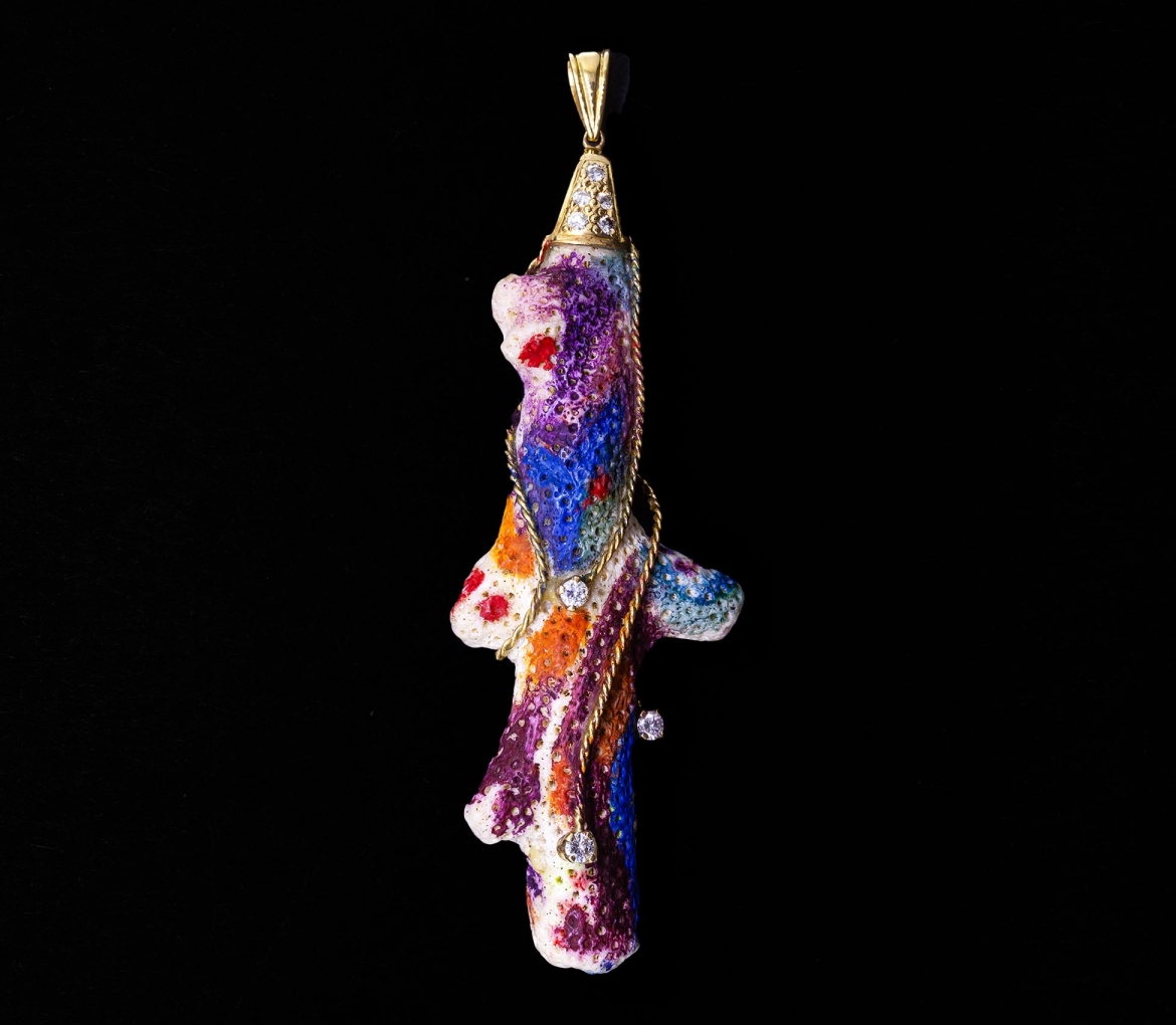 18K Gold, Diamond Pendant with White Coral, Handcrafted, Vintage - 1