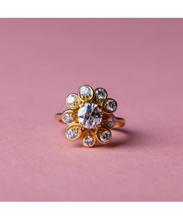 18K Gold, Flower 1,80 ctw Diamond Ring, Vintage - 4