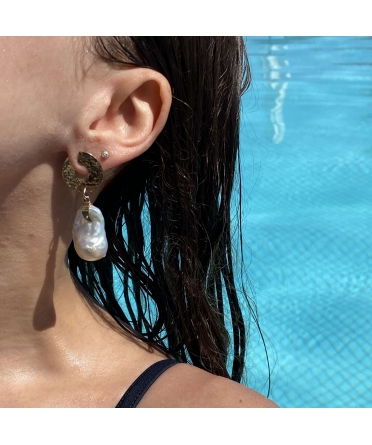14K Gold Stud Earrings with Big Baroque Pearls Seafood - 2