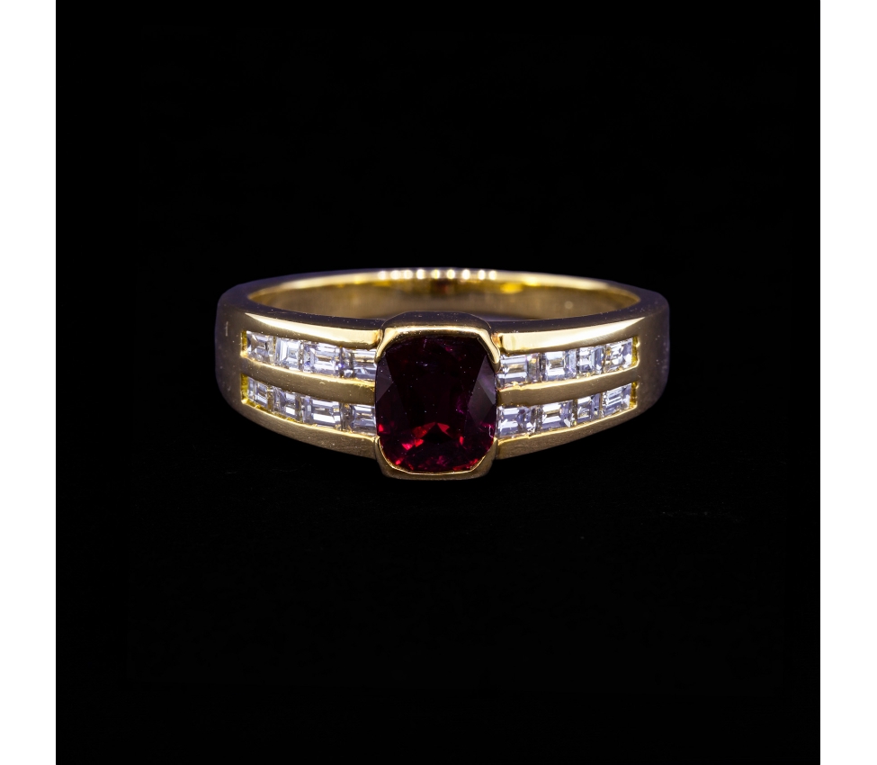 18K Gold, Ring with Ruby and Diamonds, Italy, Arezzo, Vintage - 2