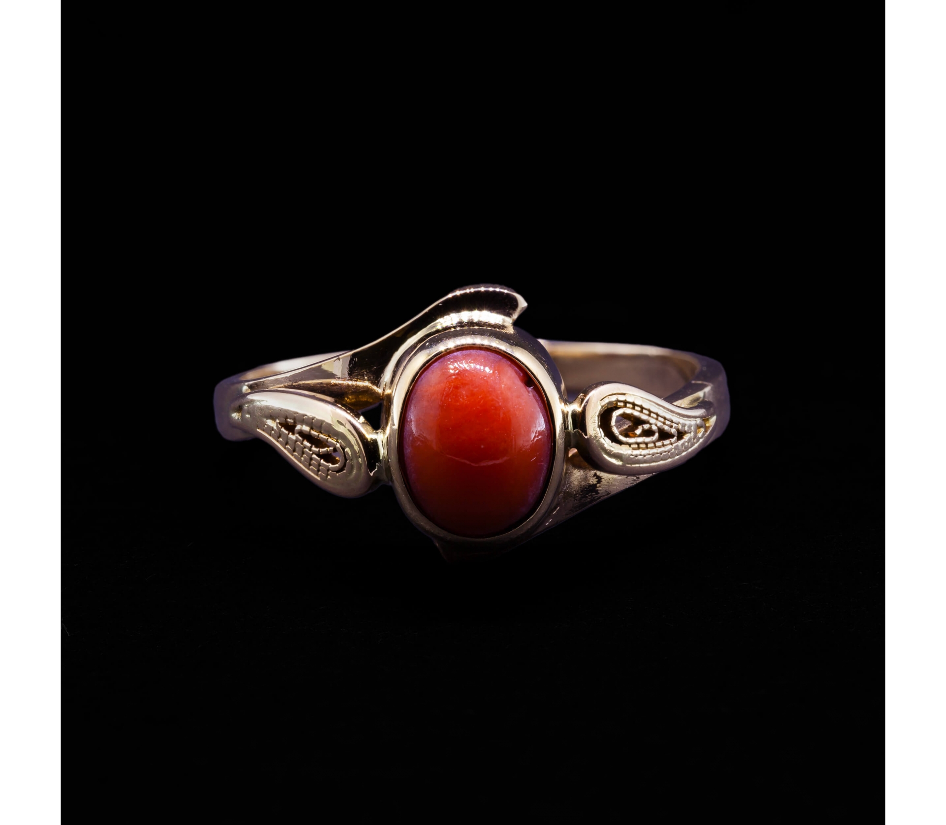 14K Gold, Filigree Coral Ring, Vintage - 1 14K Gold, Filigree Coral Ring, Vintage - 1