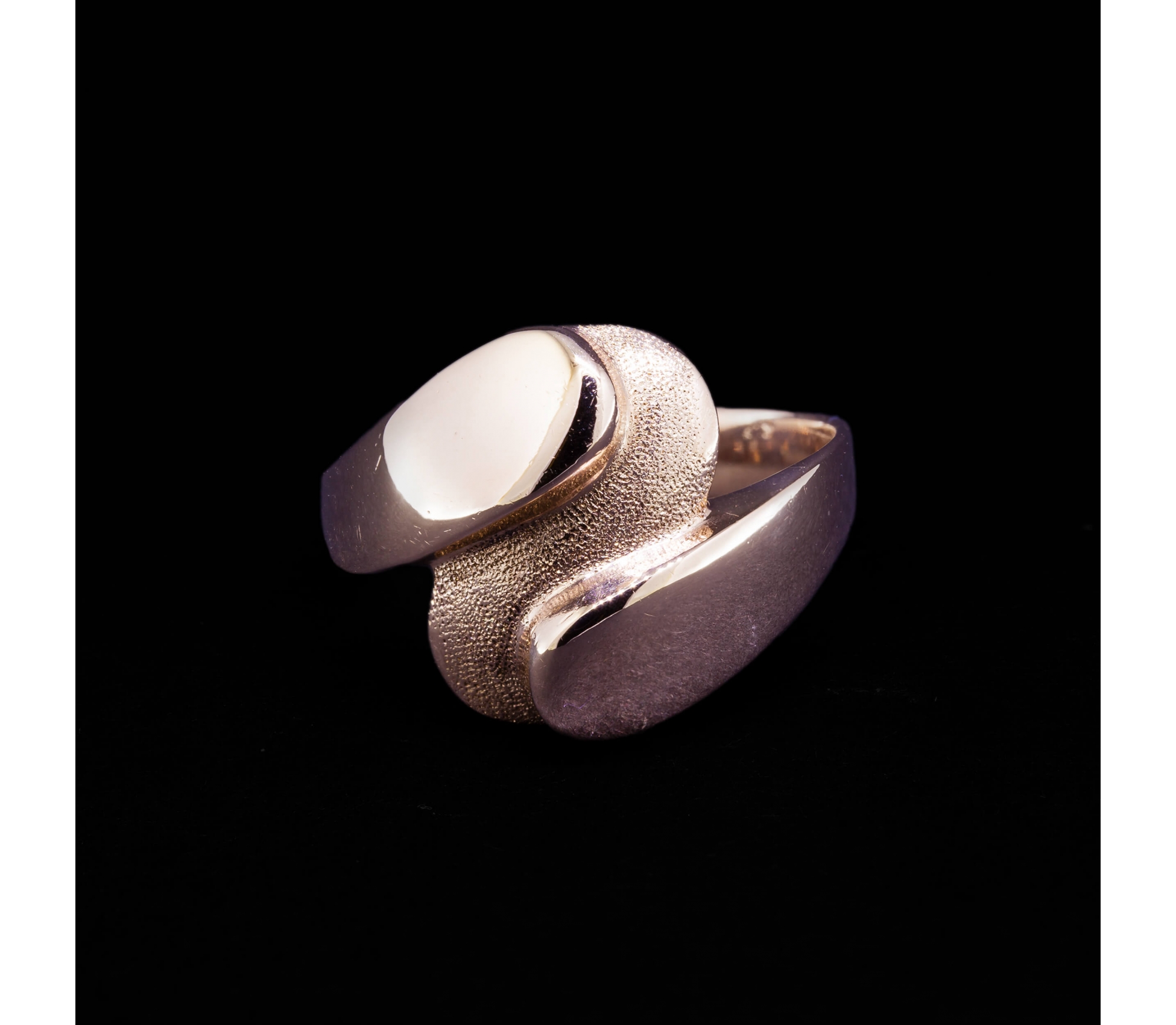 14K Rose Gold, Modernist Ring from the Second Half of the 20th Century, Hungary - 1 14K Rose Gold, Modernist Ring from the Second Half of the 20th Century, Hungary - 1